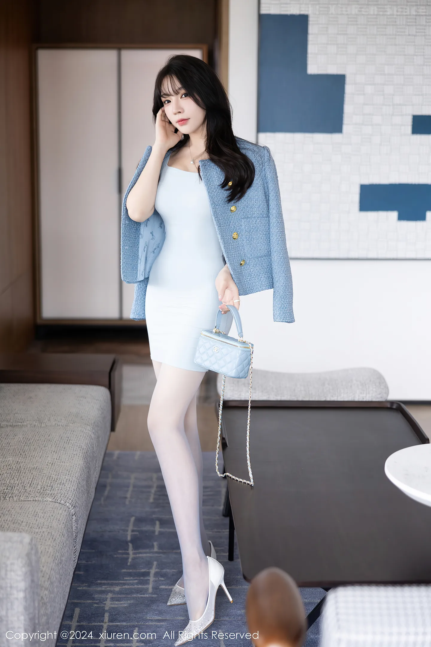 图片[3]-[XiuRen秀人网]VOL.7976 女神徐莉芝Booty淡蓝连衣短裙+白色蕾丝内衣秀曼妙身姿诱惑写真90P-秀人网官方网站